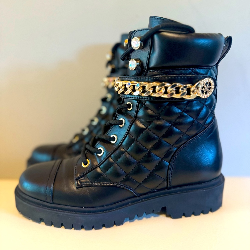 Guess Women’s Moto Leather Quilted Chain Moto/Combat Boots sz 39. Sold out in US